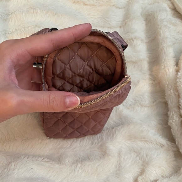 MYTAGALONGS Quilted Phone Crossbody Sling in Rose - Picture 3 of 5